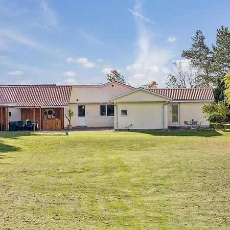 Golf Og Fred Ved Villa Nykøbing Falster